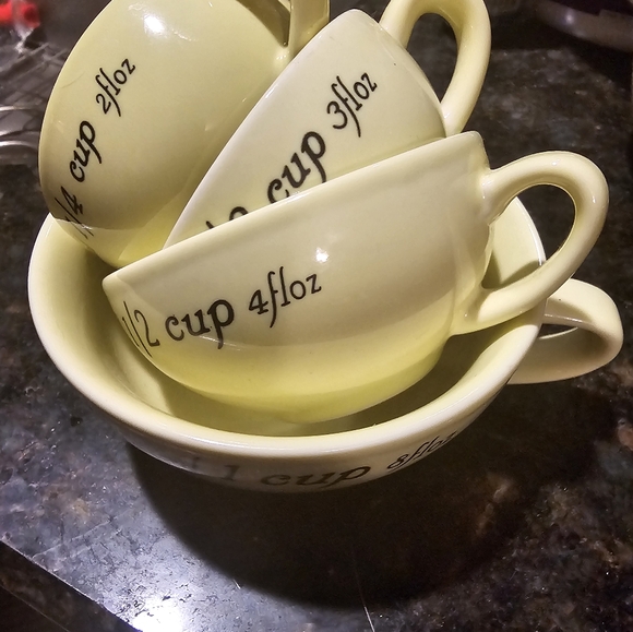 Yellow Measuring Cup Set - Picture 4 of 4